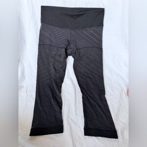 Lululemon Hot Like Agni Crop (23") leggings in black.